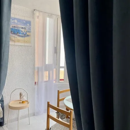 Flat 150m Away From 아파트 또레비에하