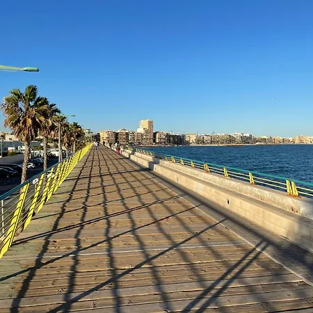 Flat 150m Away From Apartman *