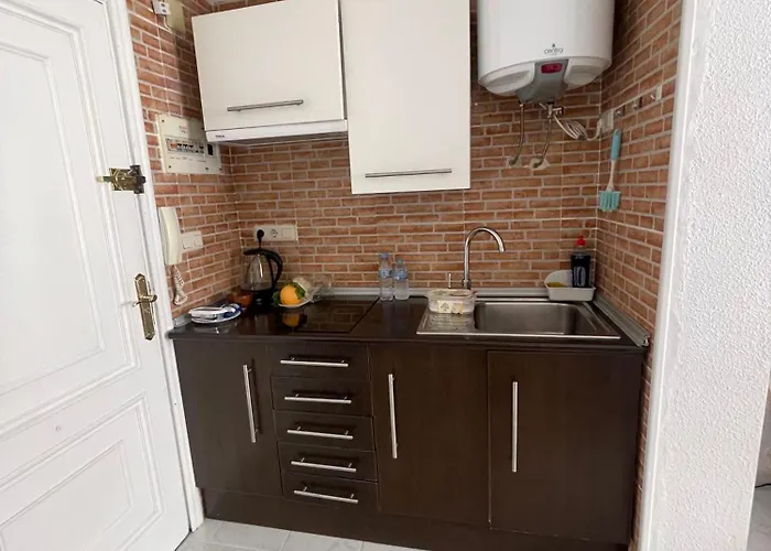 Flat 150m Away From Apartman