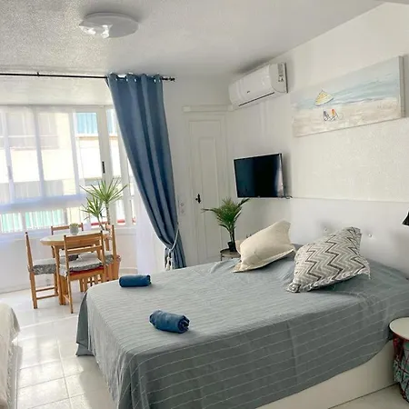 Apartment Flat 150m Away From *